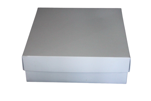 קופסה לבנה מרובעת
